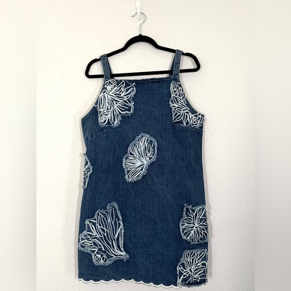 Anthropologie Sleeveless Embroidered Square Neck Denim Mini Dress Size Large NEW - Picture 3 of 8